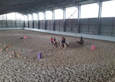 Manège couvert des poneys