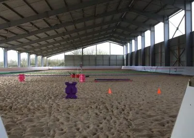 Manège couvert, espace jeu équitation